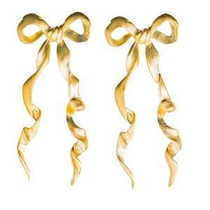 The Pink Reef elongated bow gold earrings
